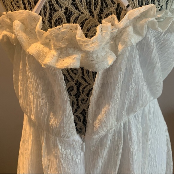 NWT BCBGeneration White Lace Dress - 10 - Picture 7 of 10